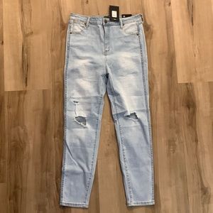 🦋 Ripped Skinny Jeans with Stretch